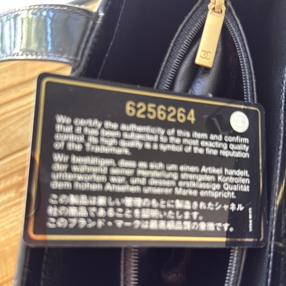 CHANEL tote bag - Picture 10 of 10